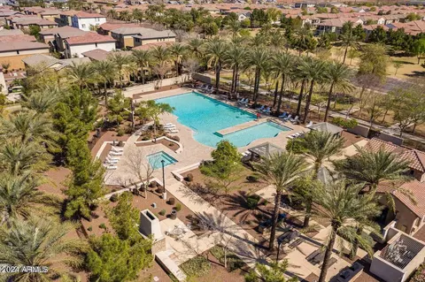 882 S Wallrade Ln, Gilbert, AZ 85296 photo 38