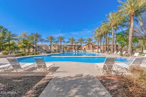 882 S Wallrade Ln, Gilbert, AZ 85296 photo 40