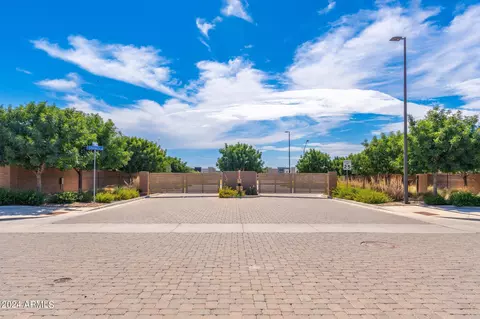 3964 S Columbus Dr, Gilbert, AZ 85297 photo 2