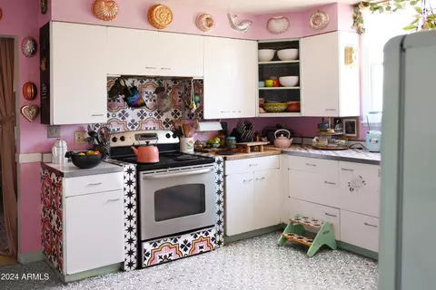 Kitchen - 200 E Vista St, Bisbee, AZ 85603 photo 1 of 6