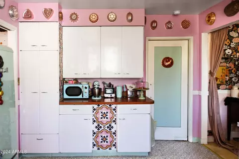 Kitchen - 200 E Vista St, Bisbee, AZ 85603 photo 4 of 6