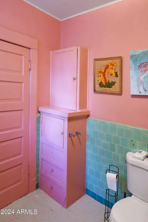 Bath - 200 E Vista St, Bisbee, AZ 85603 photo 6 of 11