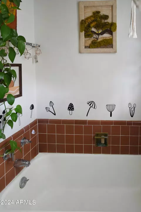 Bath - 200 E Vista St, Bisbee, AZ 85603 photo 8 of 11
