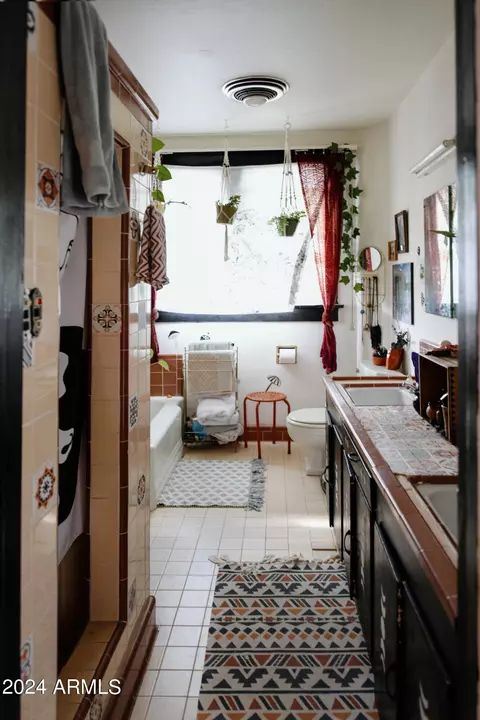 Bath - 200 E Vista St, Bisbee, AZ 85603 photo 7 of 11