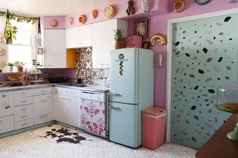 Kitchen - 200 E Vista St, Bisbee, AZ 85603 photo 3 of 6