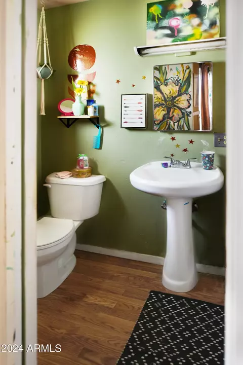 Bath - 200 E Vista St, Bisbee, AZ 85603 photo 1 of 11