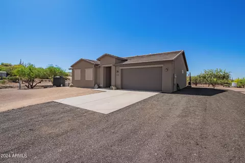 49410 N 1st Dr, New River, AZ 85087