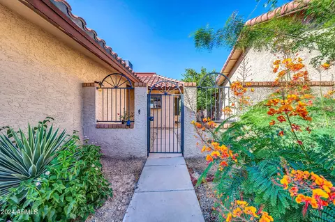 5206 E Loloma Cir, Phoenix, AZ 85044 photo 4
