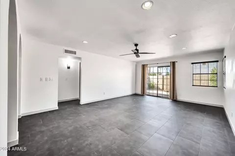 5206 E Loloma Cir, Phoenix, AZ 85044 photo 10