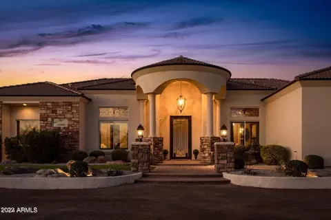 15230 S Mountain Rd, Mesa, AZ 85212