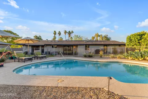 4237 E Becker Ln, Phoenix, AZ 85028 photo 36