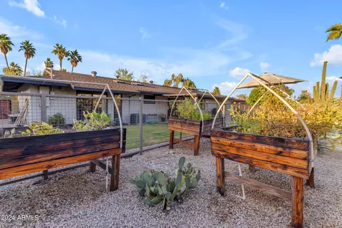 4237 E Becker Ln, Phoenix, AZ 85028 photo 37