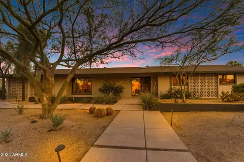 4237 E Becker Ln, Phoenix, AZ 85028 photo 42