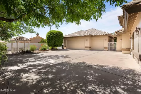 Exterior - 4612 E Glade Cir, Mesa, AZ 85206 photo 6 of 15