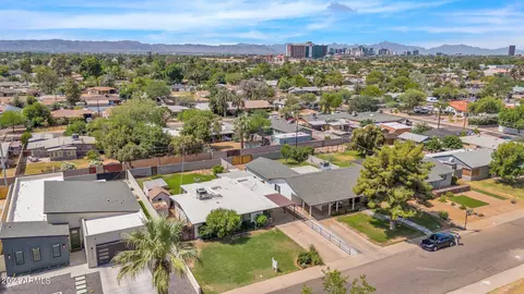 2221 E Whitton Ave, Phoenix, AZ 85016