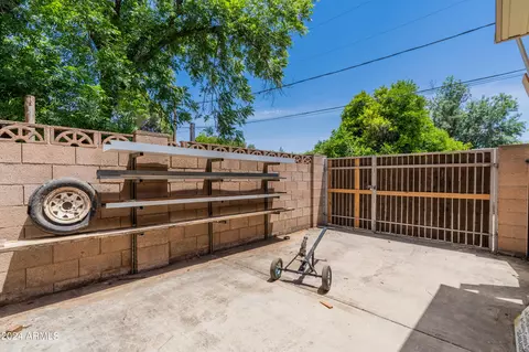 325 Encanto Dr, Tempe, AZ 85281 photo 27