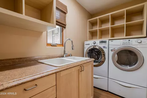 325 Encanto Dr, Tempe, AZ 85281 photo 6