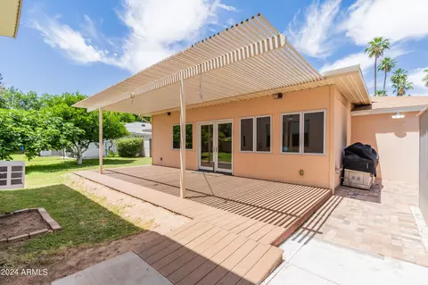 325 Encanto Dr, Tempe, AZ 85281 photo 9
