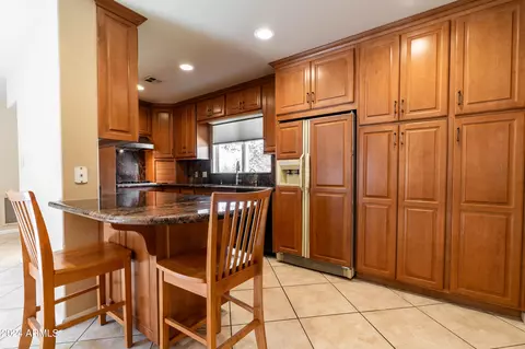 325 Encanto Dr, Tempe, AZ 85281 photo 2