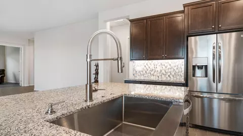 8435 S 22nd Dr, Phoenix, AZ 85041 photo 17