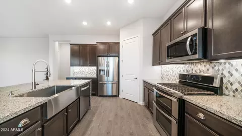 8435 S 22nd Dr, Phoenix, AZ 85041 photo 16