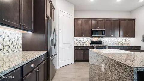 8435 S 22nd Dr, Phoenix, AZ 85041 photo 13