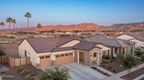 8435 S 22nd Dr, Phoenix, AZ 85041 photo 2