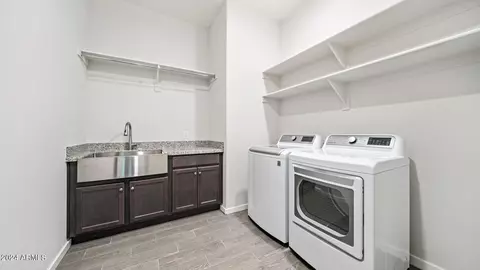 8435 S 22nd Dr, Phoenix, AZ 85041 photo 21