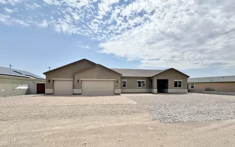 3935 N Juniper Dr, Eloy, AZ 85131