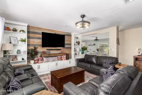 2526 W Wethersfield Rd, Phoenix, AZ 85029 photo 4