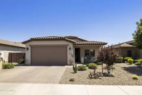 423 W Honey Locust Ave, San Tan Valley, AZ 85140