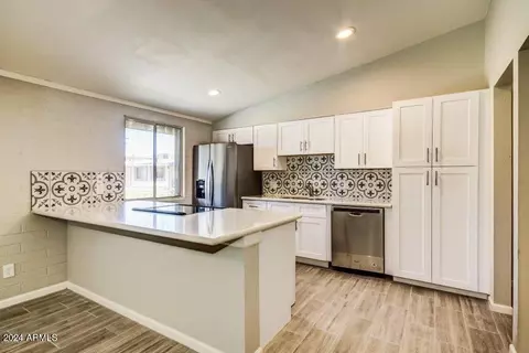 10604 W Oakmont Dr, Sun City, AZ 85351
