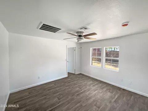 9425 N 11th Ave, Phoenix, AZ 85021 photo 4