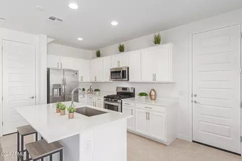 9921 E Tahoe Ave, Mesa, AZ 85212