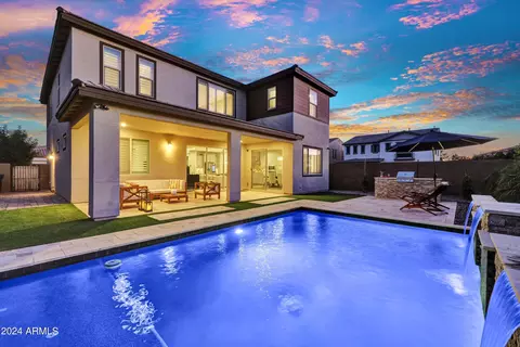214 E Honeysuckle Pl, Chandler, AZ 85286