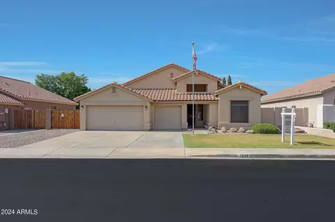 7242 W Dreyfus Dr, Peoria, AZ 85381
