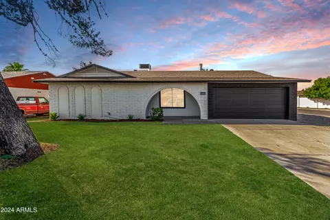 4104 W Paradise Dr, Phoenix, AZ 85029