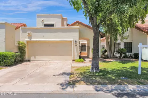 8908 S Heather Dr, Tempe, AZ 85284