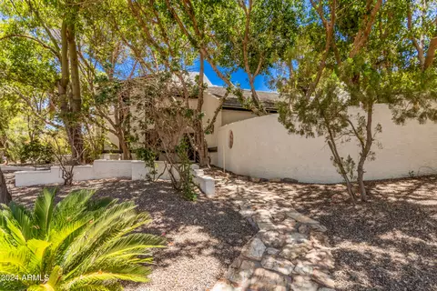3515 E Suncrest Ct, Phoenix, AZ 85044
