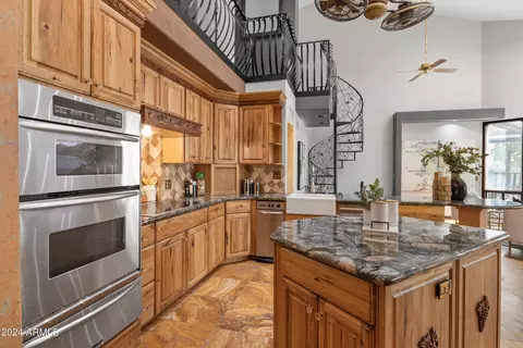 3515 E Suncrest Ct, Phoenix, AZ 85044 photo 9