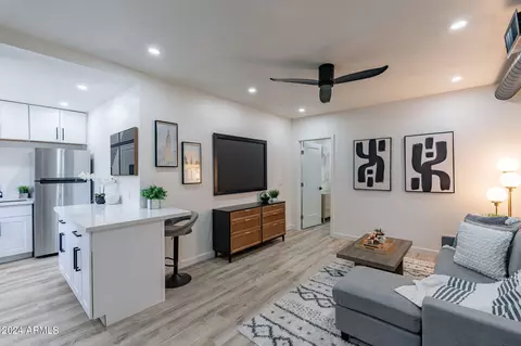 6125 E Indian School Rd #125, Scottsdale, AZ 85251