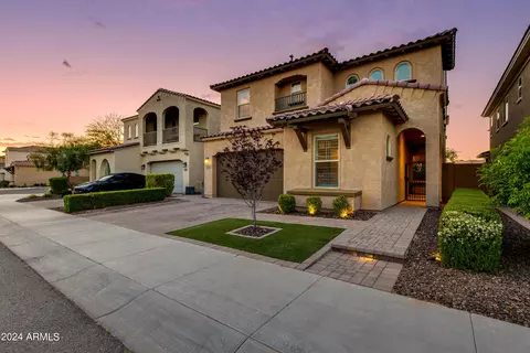 3314 E Los Gatos Dr, Phoenix, AZ 85050