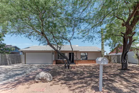 4714 E Vineyard Rd, Phoenix, AZ 85042 photo 2