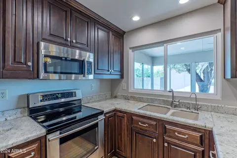 4714 E Vineyard Rd, Phoenix, AZ 85042 photo 12