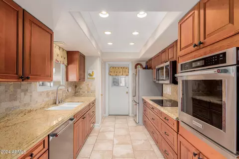 1947 E Pebble Beach Dr, Tempe, AZ 85282 photo 3