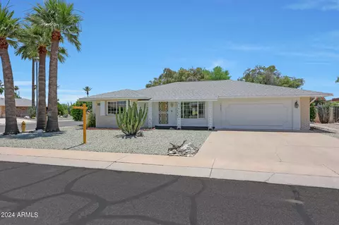10601 W Carob Dr, Sun City, AZ 85373