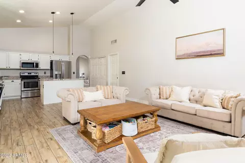 13602 S 37th Pl, Phoenix, AZ 85044 photo 9