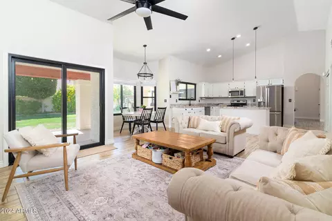 13602 S 37th Pl, Phoenix, AZ 85044 photo 4