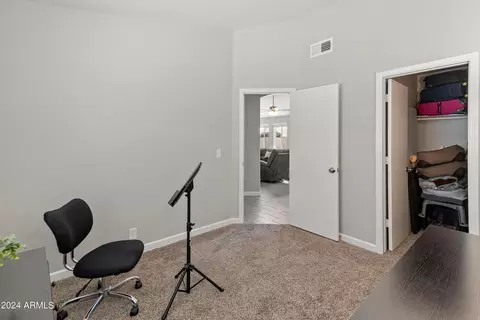 4233 E Morrow Dr, Phoenix, AZ 85050 photo 16