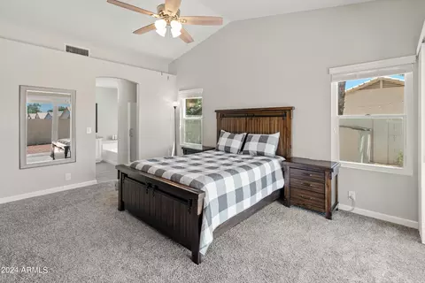 4233 E Morrow Dr, Phoenix, AZ 85050 photo 8
